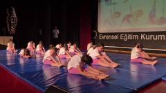 Evrensel Kolej